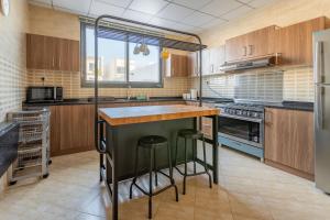 Al Dana Sea View Villa - Guest Ratings and Feedback