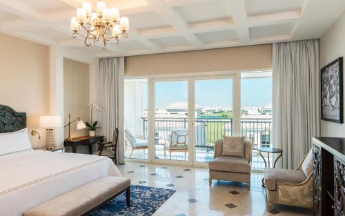 Al Habtoor Polo Resort - Dining Experiences and Cuisine