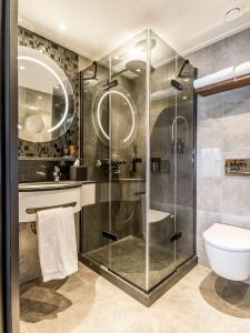 Alexander Hotel - Amenities and Facilities