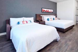 Aloft San Jose Cupertino - Dining and Entertainment Options