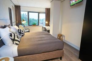 Amrâth Apart-Hotel Schiphol Badhoevedorp - Booking and Transportation Options