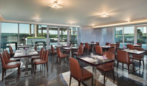 Atana Hotel - Dining Experiences