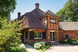 Auberge Du Bonheur - Culinary Delights at the Restaurant