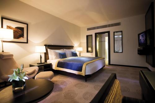 Avani Deira Dubai Hotel - Dining and Culinary Experiences