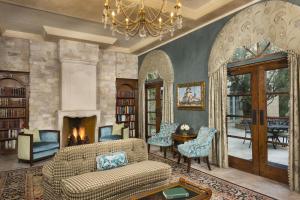 Ayres Hotel Manhattan Beach - On-Site Amenities