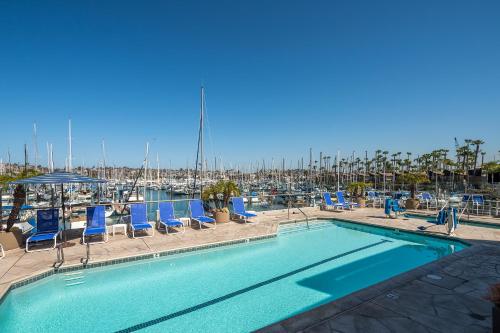 Bay Club Hotel and Marina - Dining Options
