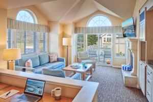 Beach House Half Moon Bay - Room Amenities