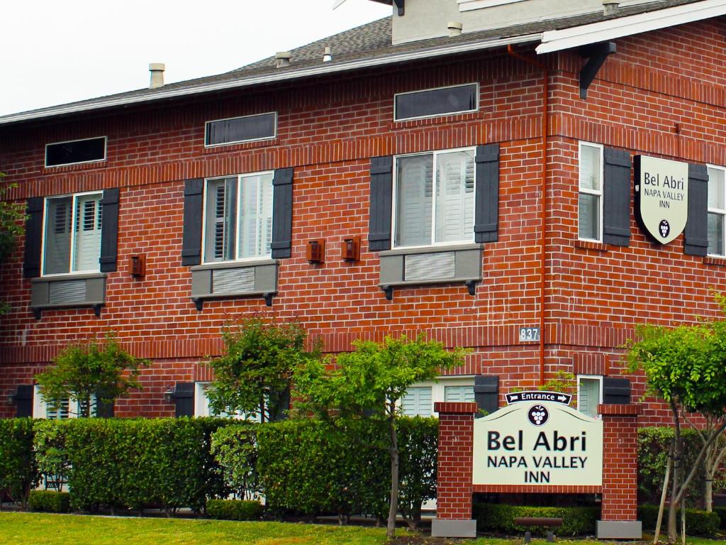 Bel Abri Napa Valley Inn - Guestroom Features and Comforts