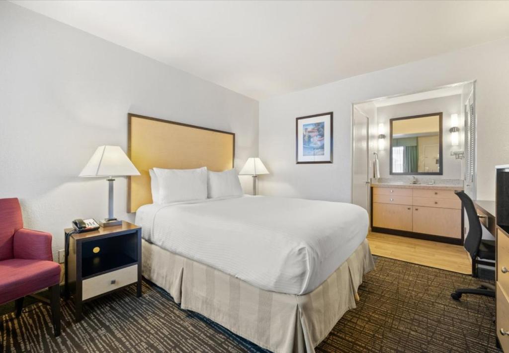 Best Western Petaluma Inn - Dining and Refreshments