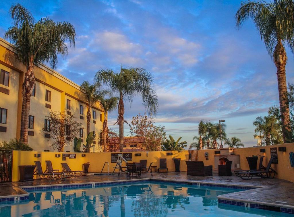 Best Western Plus Arrowhead Hotel Review