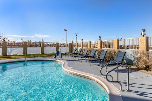 Best Western Plus John Jay Inn & Suites - Room Features and Amenities