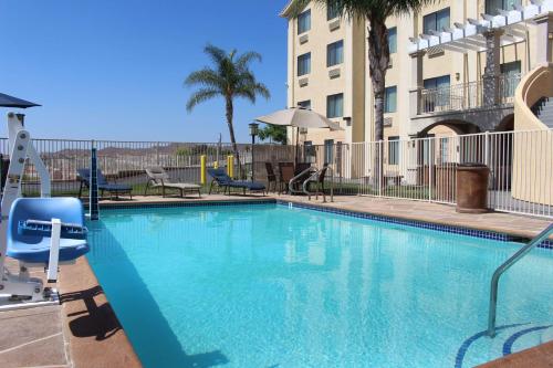 Best Western Plus Lake Elsinore Inn & Suites - Guest Experience and Reviews
