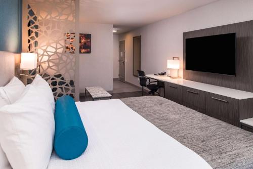 Best Western Plus Temecula Wine Country Hotel & Suites - Guest Experience and Ratings