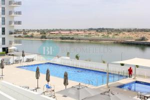 Bloomfields 1br Canal View In Waters Edge Yas - Location and Accessibility
