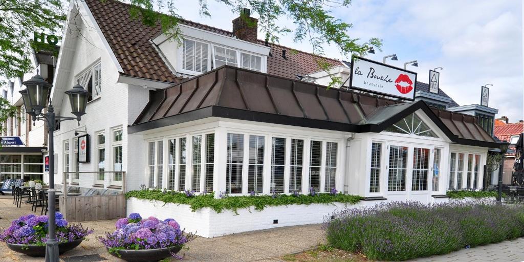 Boutique Hotel Herbergh Amsterdam Airport FREE PARKING - Dining Options