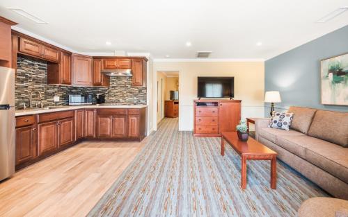 Brisas Del Mar Inn at the Beach - Room Features