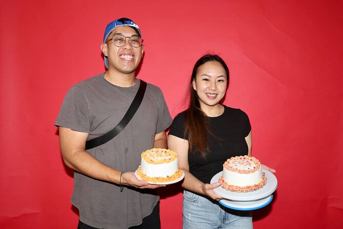 Cake Decorating in Houston - Whats Included in Your Experience