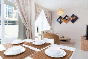 Calm Aesthetic 3 Bedroom Villa - E&G Homes - Convenient Location and Accessibility