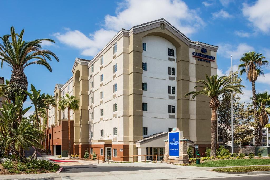 Candlewood Suites Anaheim - Resort Area, an IHG Hotel - Hotel Facilities and Services