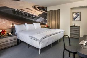 Carnegie Hotel - Facilities and Amenities
