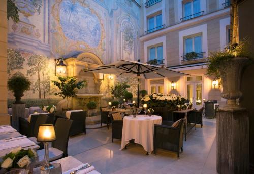 Castille Paris – Starhotels Collezione - Room Amenities