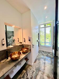 Château D'Apigné Rennes - Room Features and Amenities