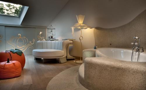 Château Monfort – Relais & Châteaux Review