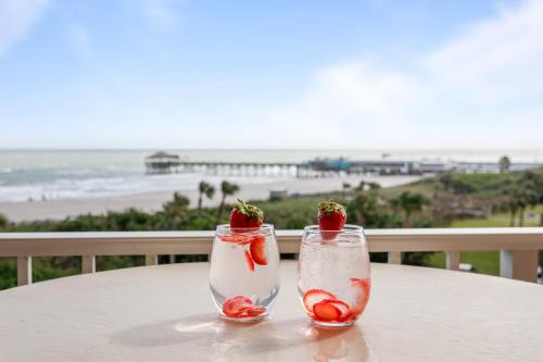 Cocoa Beach Towers - Outdoor Swimming Pool and Recreation