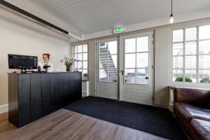 College Hotel Alkmaar - Accommodation and Amenities