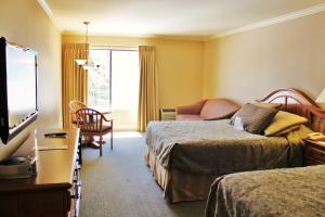 Columbus Inn - Amenities and Services