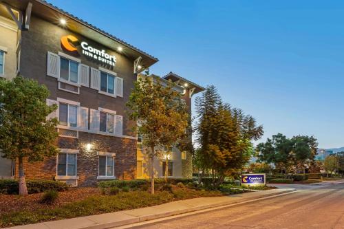 Comfort Inn & Suites Near Ontario Airport - Guest Feedback Highlights