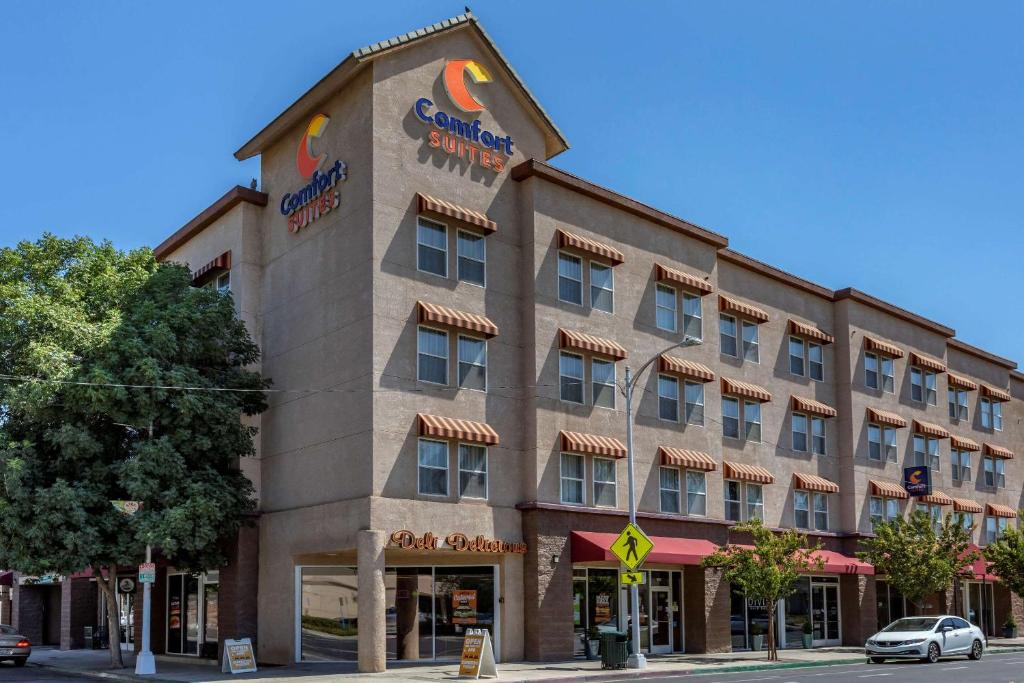 Comfort Suites Visalia - Convention Center - Room Features