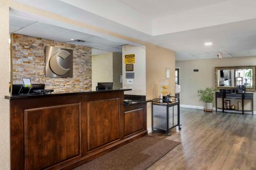 Comfort Suites - Guest Experience and Reviews