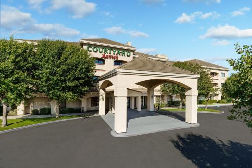 Courtyard By Marriott Salinas Monterey - Room Features
