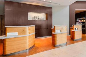 Courtyard by Marriott San Jose Campbell - Room Features and Comforts