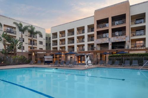 Courtyard San Diego Central - Facilities and Services