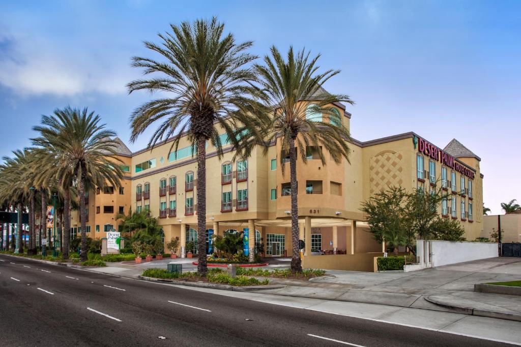Desert Palms Hotel & Suites Anaheim Resort - Room Features