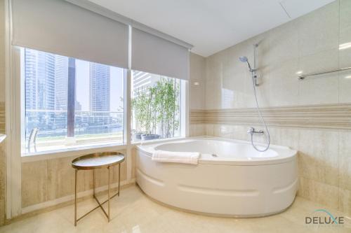 Distinguished 4BR Villa With 2 Assistant'S Room at Marinascape Dubai Marina by Deluxe Holiday Homes - Facilities and Amenities
