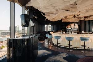 DoubleTree by Hilton Amsterdam Centraal Station - Amenities and Facilities