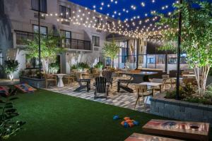 DoubleTree by Hilton Gainesville - Dining and On-Site Dining Options