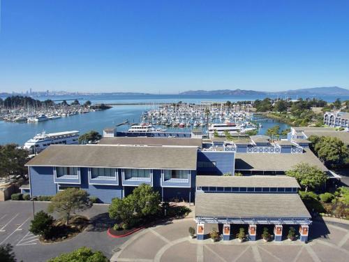 DoubleTree by Hilton Hotel Berkeley Marina - Notable Amenities