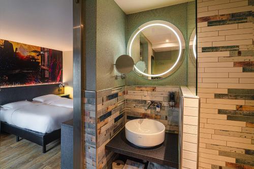 DoubleTree by Hilton Rotterdam Centre - Dining Experiences
