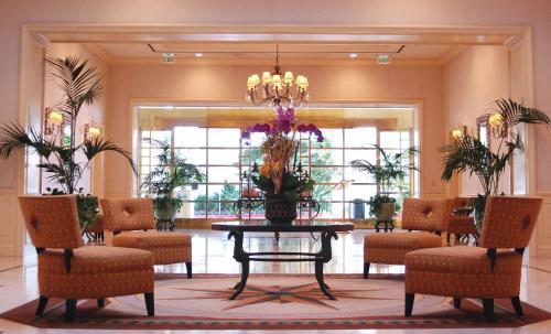 DoubleTree by Hilton Torrance - South Bay - Impressive Amenities