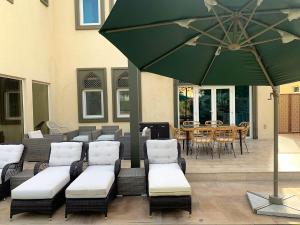 Dubai Marina Villa up 20 Guest Huge Private Pool - Exceptional Guest Ratings