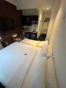 East Village Hotel - Guest Reviews and Feedback