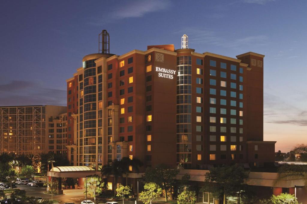 Embassy Suites by Hilton Anaheim South - Guest Services and Features
