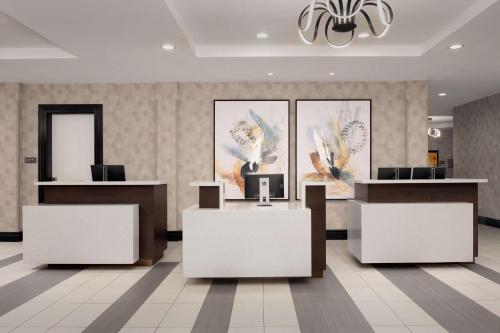 Embassy Suites La Quinta Hotel & Spa - Guest Ratings and Reviews