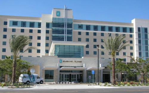 Embassy Suites Ontario - Airport - Amenities and Facilities