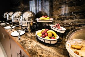 Emirates Plaza Hotel - Guest Services