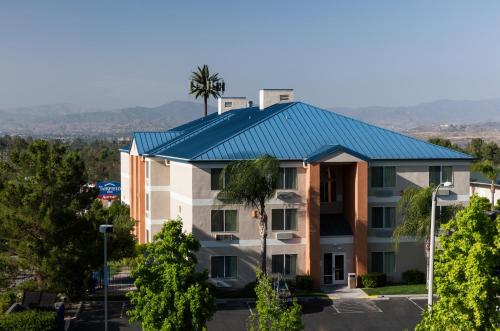 Fairfield Inn by Marriott Santa Clarita Valencia - Room Features and Comforts